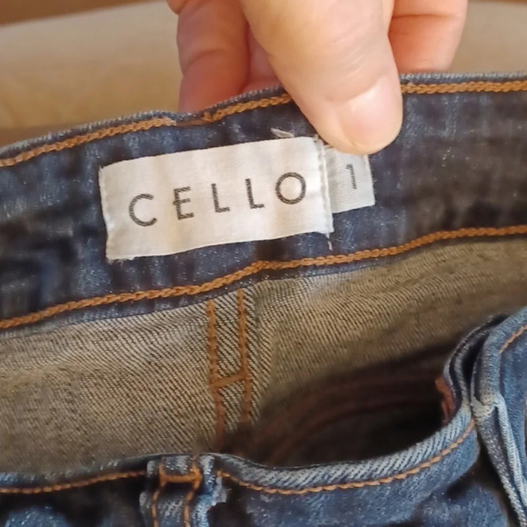 Cello jeans with Shark bite hem Cropped Jrs size 1 - Picture 6 of 6